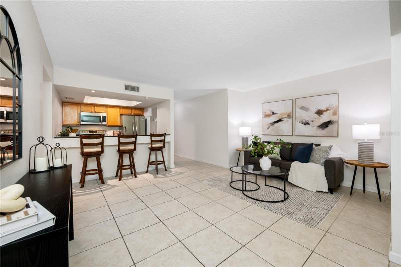 2 bedroom Condominium at 131 N MERCURY AVENUE #131, OAK LAKE CONDO, CLEARWATER — photo 5