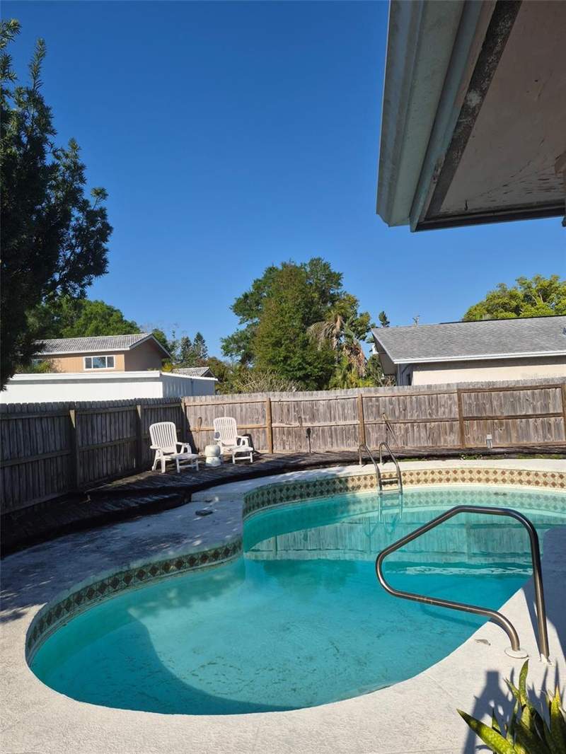 3 bedroom Single Family Residence at 11738 96TH PLACE, SEMINOLE GROVE ESTATES EAST ADD, SEMINOLE — photo 5