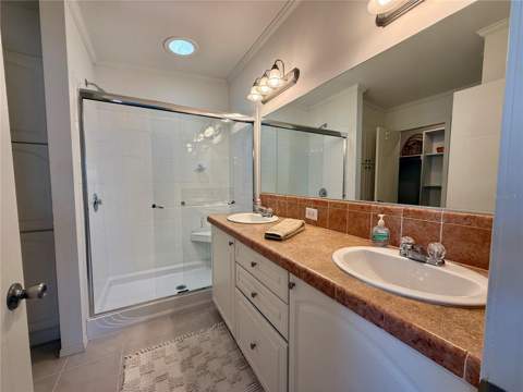 209 S Port Royal Lane, Apollo Beach FL - photo 15 of 38