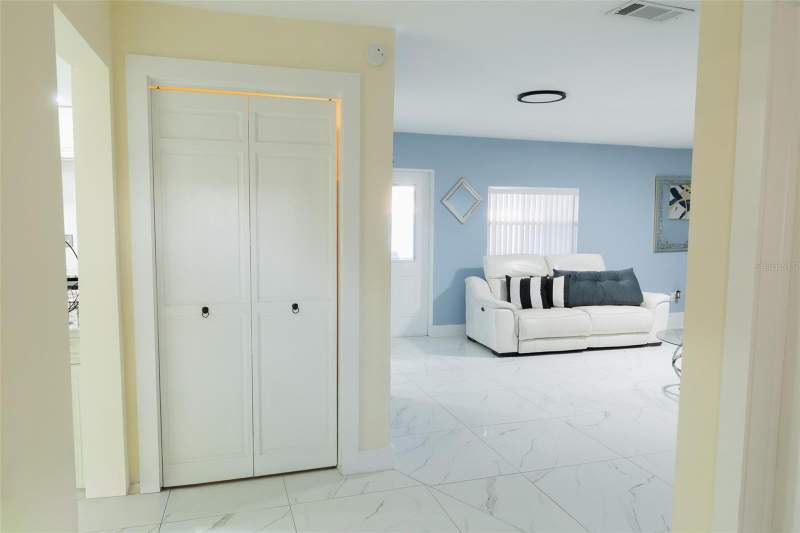 4 bedroom Single Family Residence at 4710 Shale Place, Bay Crest Park Unit 16, Tampa — photo 3