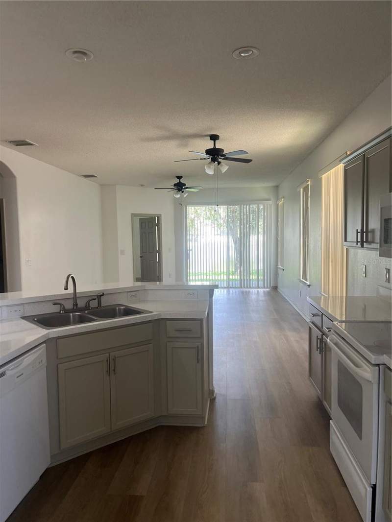 3 bedroom Single Family Residence at 14472 HUNTCLIFF PARK WAY, HUNTCLIFF PARK 51 48, ORLANDO — photo 4
