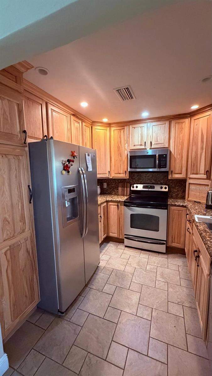 2 bedroom Half Duplex at 928 New Bedford Drive, Plymouth Place Add 01, Deland — photo 3