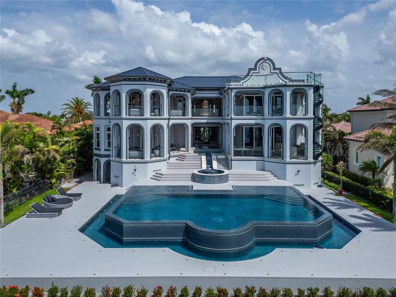 7 bedroom Single Family Residence at 6526 Surfside Boulevard, Mustique Bay, Apollo Beach — photo 3