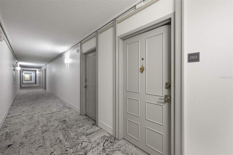 2 bedroom Condominium at 2401 Bayshore Boulevard #203, Harbour House Condo, Tampa — photo 5