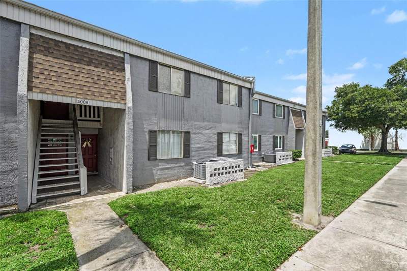2 bedroom Condominium at 4008 Cortez Drive #B, Cortez Of Carrollwood A Condom, Tampa — photo 3