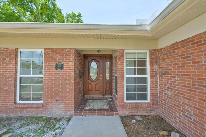 4 bedroom Single Family Residence at 8410 Lava Place, Bay Crest Park Unit 16, Tampa — photo 3