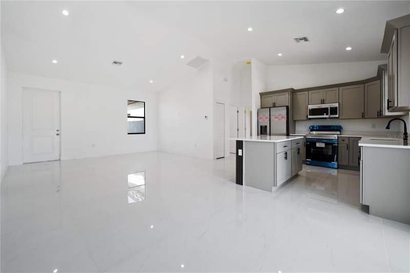 4 bedroom Single Family Residence at 2458 NW 9th Terrace, Cape Coral, Cape Coral — photo 4