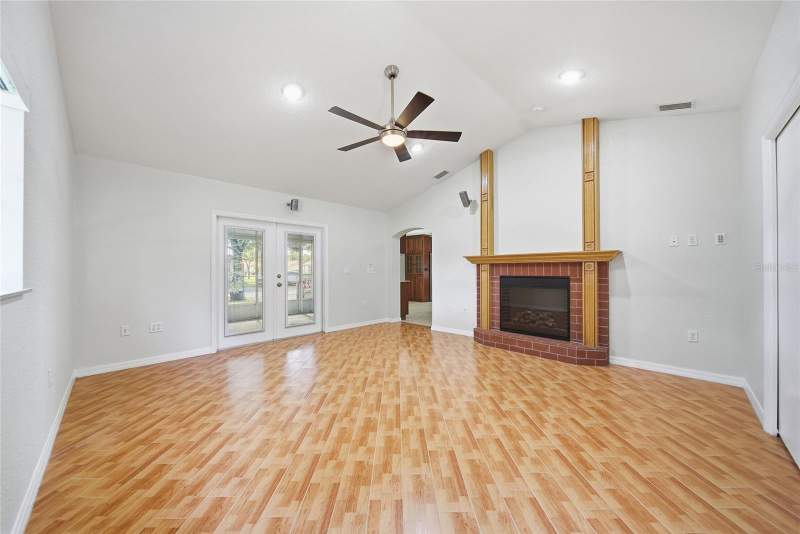 3 bedroom Single Family Residence at 9401 N Rome Circle, Tampas North Side Country Clu, Tampa — photo 5
