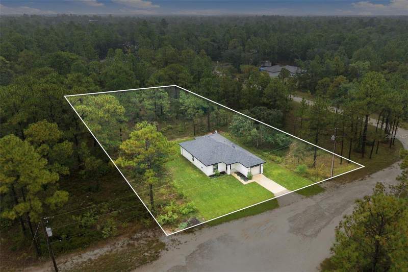 3 bedroom Single Family Residence at 12151 Sora Avenue, Royal Highlands, Weeki Wachee — photo 2