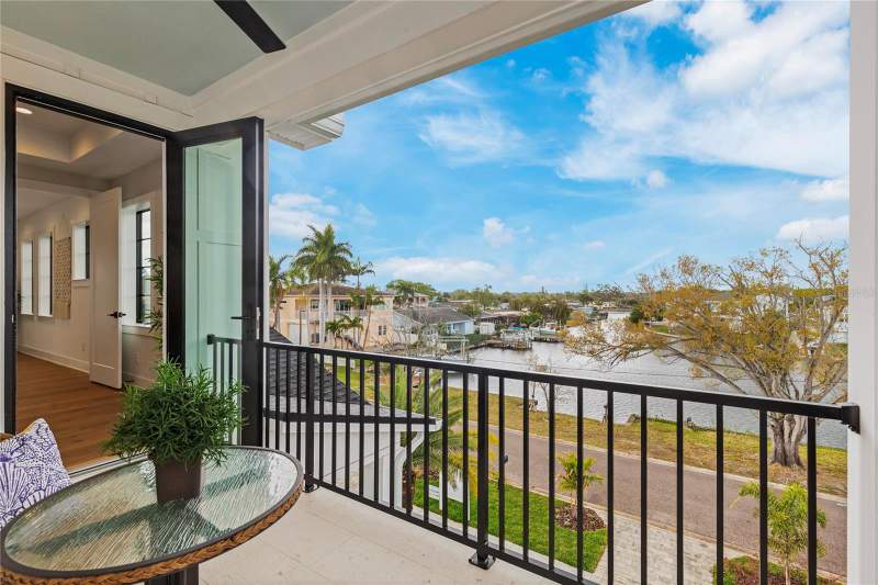 4 bedroom Single Family Residence at 220 90TH AVENUE, SUN PLAZA ISLES, ST PETERSBURG — photo 5
