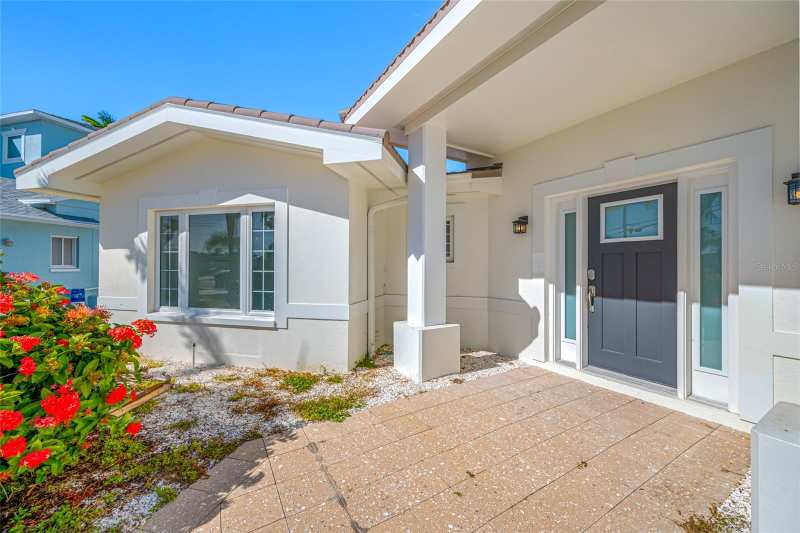 3 bedroom Single Family Residence at 600 115th Avenue, Isle Of Palms 2nd Add, Treasure Island — photo 1