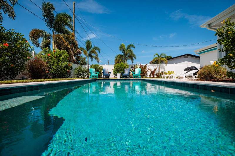 4 bedroom Single Family Residence at 5950 35TH AVENUE, SHERYL MANOR, ST PETERSBURG — photo 4