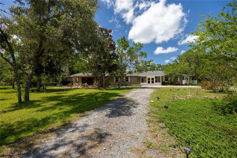 5 bedroom Single Family Residence at 11751 SE 16th Lane, Steeplechase Farms, Morriston — photo 1