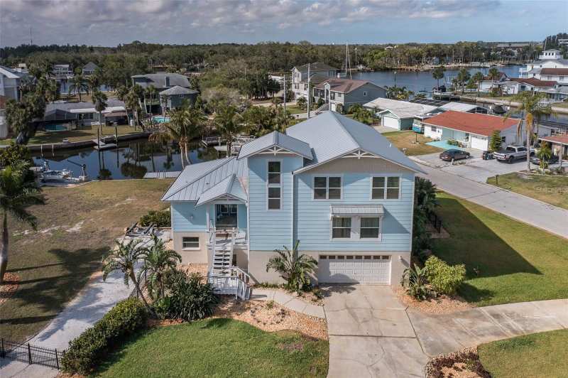 3 bedroom Single Family Residence at 5040 Waterside Drive, Harbor Isles 2nd Add, Port Richey — photo 1
