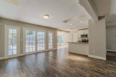 8018 W Pocahontas Avenue, Tampa FL - photo 8 of 28
