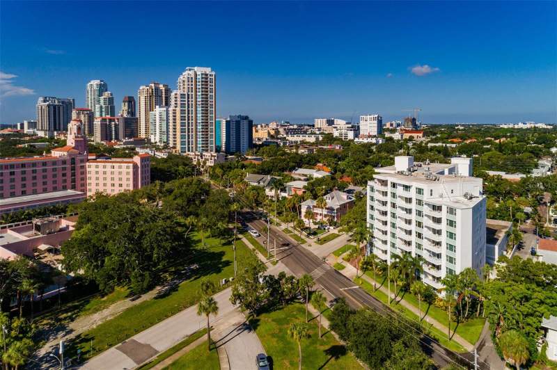 Harbour Hill Condo