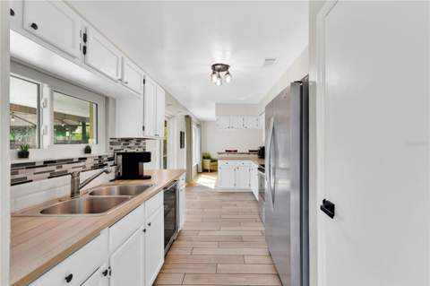 11296 Cypress Leaf Drive, Orlando FL - photo 10 of 41