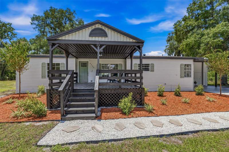 Sugar Cane AcresHomes for Sale in Dover, FL