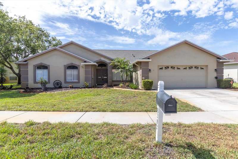 4 bedroom Single Family Residence at 8303 Coral Creek Loop, The Estates, Hudson — photo 1