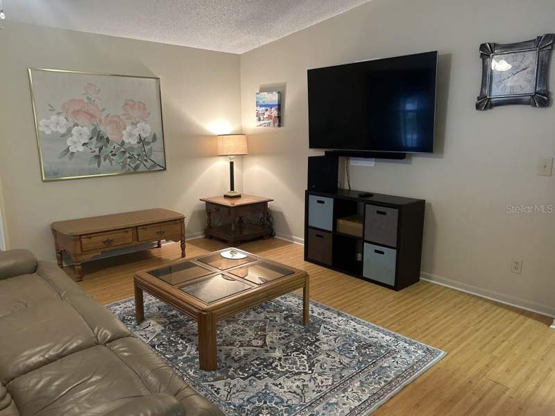 2 bedroom Manufactured Home at 1550 Hillcrest Drive, Lady Lake Orange Blossom Gardens Unit 10, The Villages — photo 4