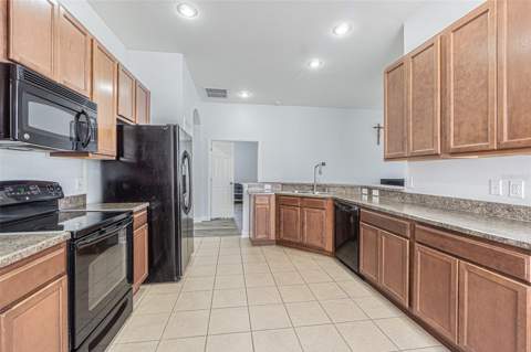 11345 Flora Springs Drive, Riverview FL - photo 17 of 35