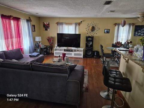 5 bedroom Single Family Residence at 6121 Holiday Hill Lane, Robinswood Heights 5th Add, Orlando — photo 2