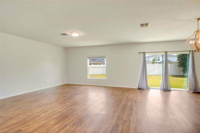 4 bedroom Single Family Residence at 3936 Fescue Street, Sawgrass Bay Ph 3B, Clermont — photo 2