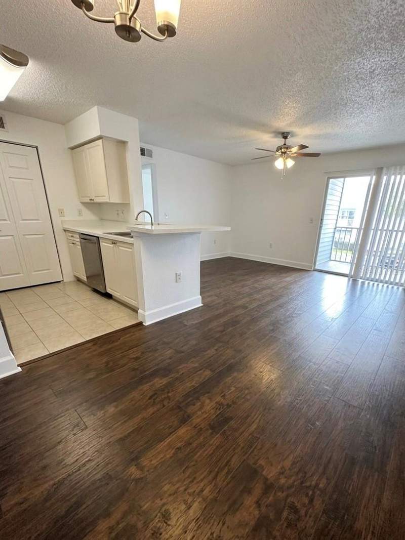 2 bedroom Condominium at 1218 Bermuda Lakes Lane #203, Gables At Lakeside Condo, Kissimmee — photo 4
