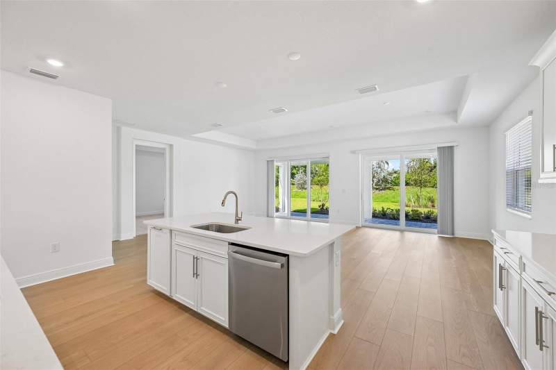4 bedroom Single Family Residence at 7551 Hawkstone Drive, Hawkstone, Sarasota — photo 5