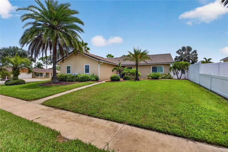 3 bedroom Single Family Residence at 4831 Blue Jay Circle, Blue Jay Woodlands - Ph 2, Palm Harbor — photo 5