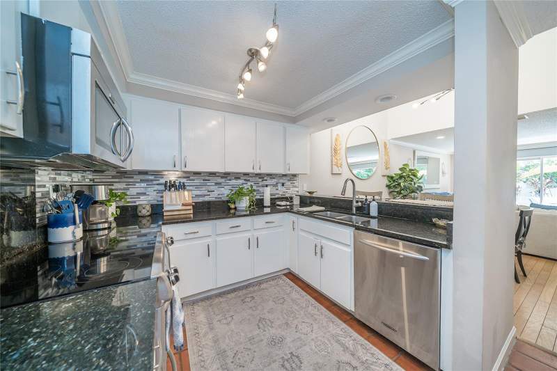 2 bedroom Townhouse at 2939 W Knights Avenue, Courtyards Of Tampa A Condomin, Tampa — photo 3