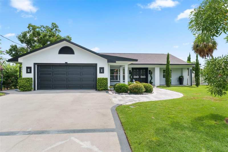 5 bedroom Single Family Residence at 7302 Egypt Lake Drive, Lake Egypt Estates Unit 3, Tampa — photo 1