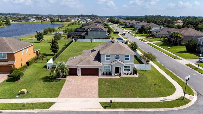 5 bedroom Single Family Residence at 14537 San Lorenzo Drive, Mandalay Sub, Orlando — photo 2