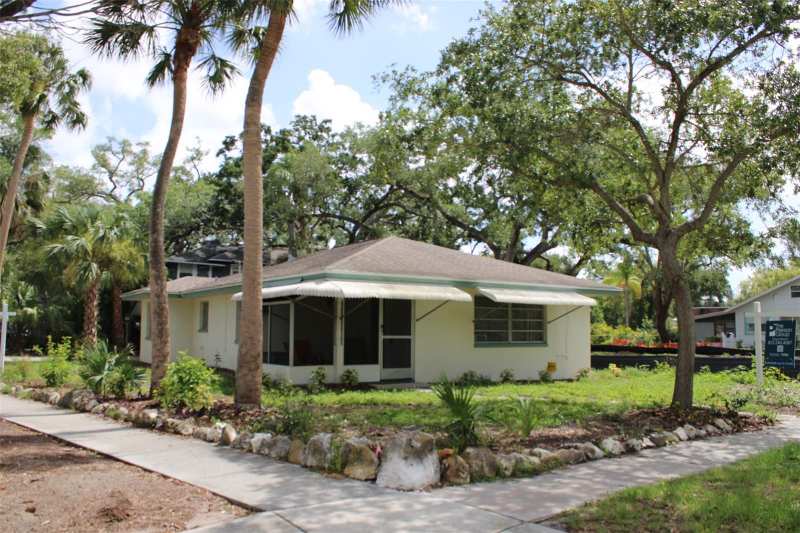 2 bedroom Single Family Residence at 300 President Street, Simpson & Wifes Add, Dunedin — photo 1