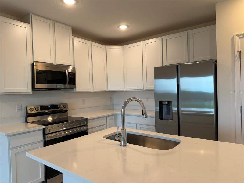 3 bedroom Single Family Residence at 31571 Wild Grape Lane, Benton Hills Phase 1, Brooksville — photo 5