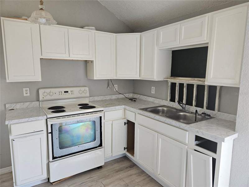 2 bedroom Single Family Residence at 2220 20th Street, Ohio Park, St Petersburg — photo 4