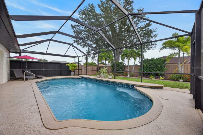3 bedroom Single Family Residence at 23293 Painter Avenue, Port Charlotte Sec 015, Port Charlotte — photo 2