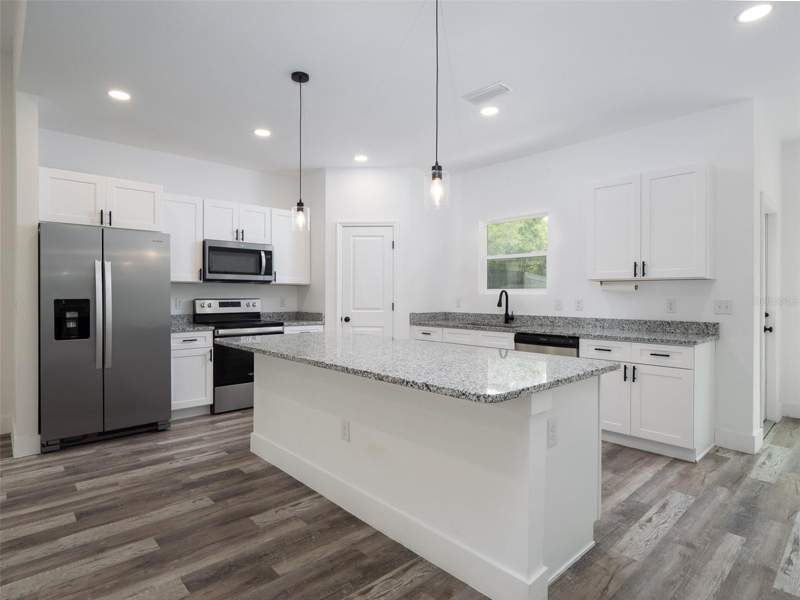 3 bedroom Single Family Residence at 217 SW 246th Way, Cedar Estates Of Newberry, Newberry — photo 3