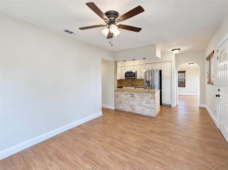 4 bedroom Single Family Residence at 3205 W Rogers Avenue, Mac Dill Park, Tampa — photo 3