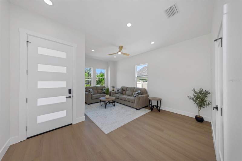 4 bedroom Single Family Residence at 617 Folsom Street, Pasadena Park, St Petersburg — photo 5