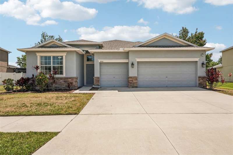 4 bedroom Single Family Residence at 2426 Cumberland Cliff Drive, Spyglass At River Bend, Ruskin — photo 1