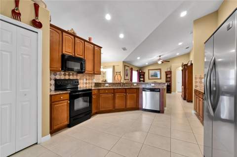 13144 Coldwater Loop, Clermont FL - photo 10 of 52