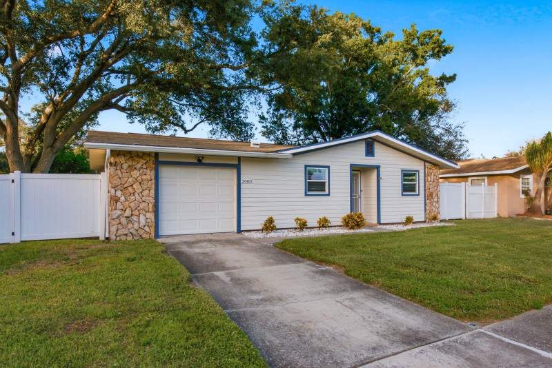 2 bedroom Single Family Residence at 2080 Butternut Circle, Charter Oaks, Clearwater — photo 3