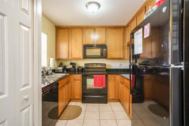 2 bedroom Townhouse at 3869 Island Way, Coquina Key Twnhms, St Petersburg — photo 3