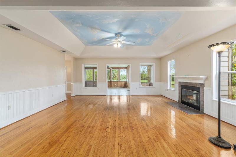 4 bedroom Single Family Residence at 15000 W Hwy 318, Acrg Nonsub, Williston — photo 4