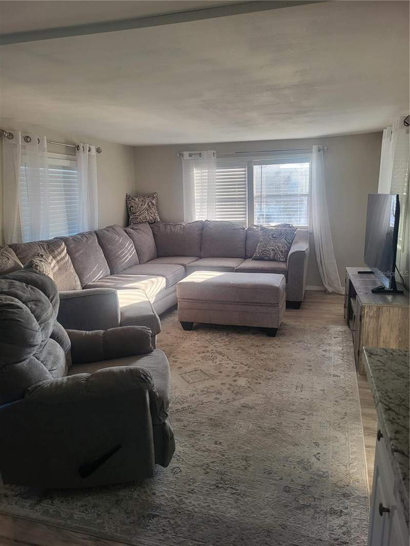 2 bedroom Mobile Home at 6580 Seminole Boulevard #424, Holiday Village Co-Op M/H Unrec, Seminole — photo 5