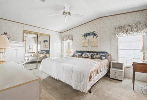 5425 Betmar Drive, Zephyrhills FL - photo 13 of 45
