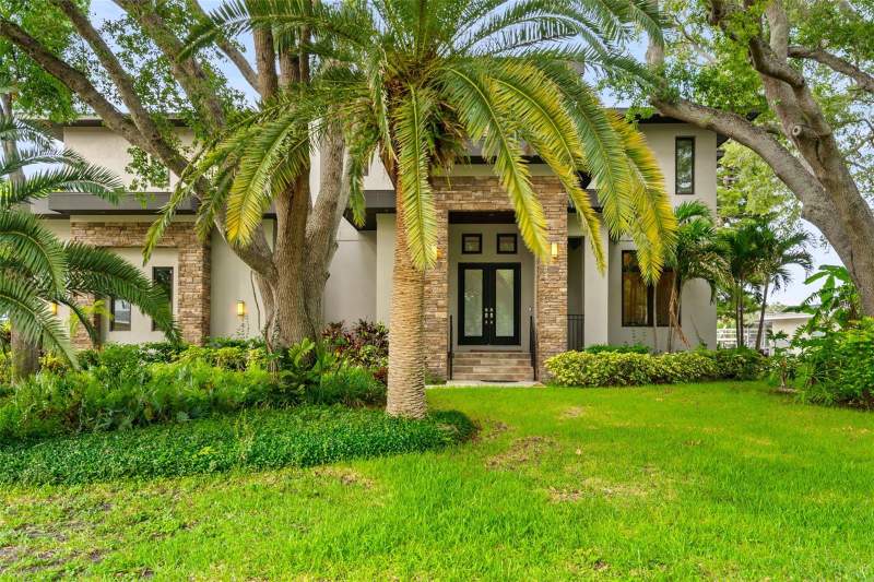 5 bedroom Single Family Residence at 4905 W Spring Lake Drive, Bel Mar Shores Rev, Tampa — photo 4