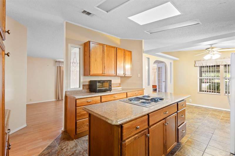2 bedroom Condominium at 11910 Salina Way #11910, Lake Yale Estates, Leesburg — photo 4
