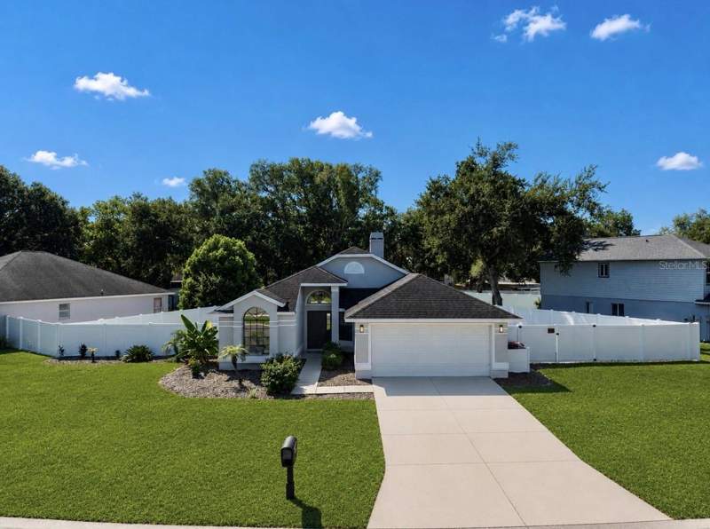 3 bedroom Single Family Residence at 4302 LONGFELLOW DRIVE, WALDEN LAKE UNIT 30 PH 11 S, PLANT CITY — photo 2